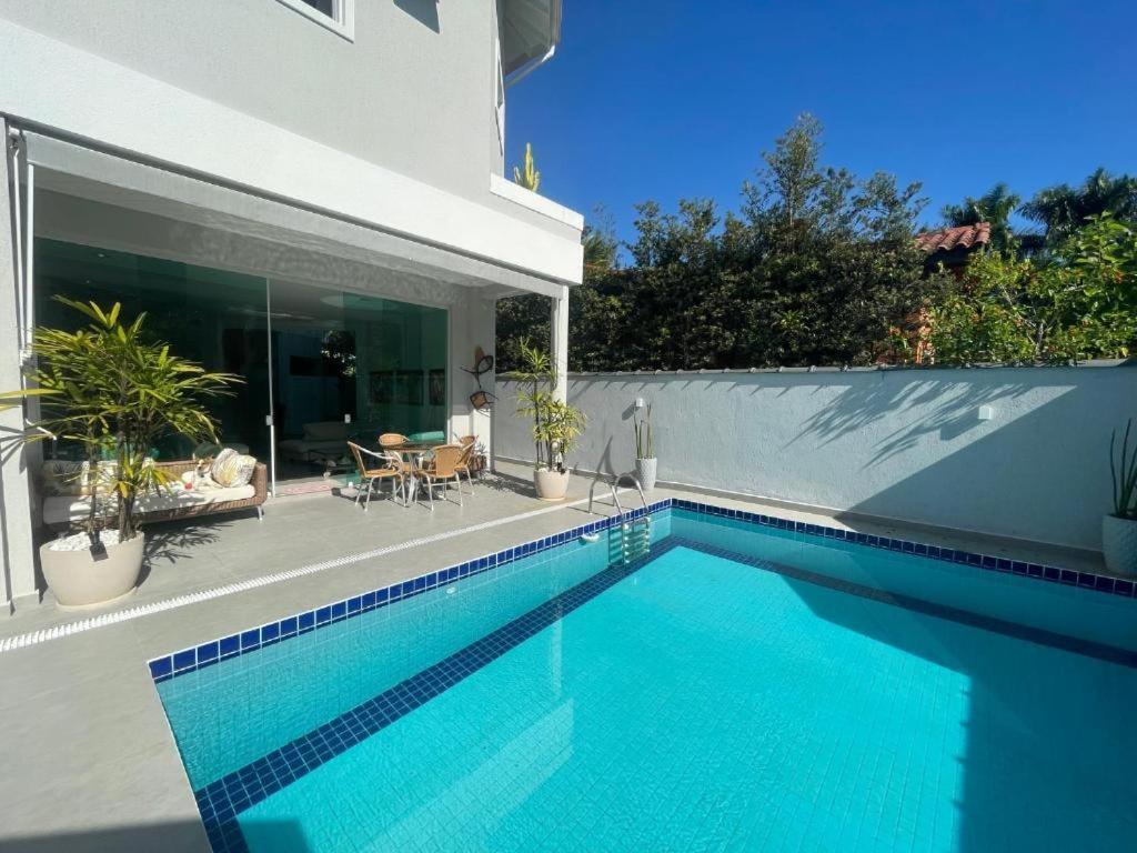 Casa Linda E Espacosa Com Piscina No Гуаружа Екстериор снимка